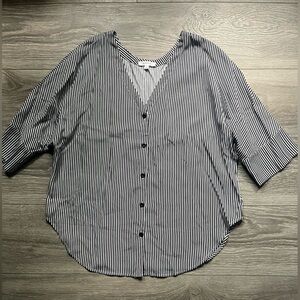 Vetta Capsule Boyfriend Black White Vertical Stripes Button Down Reversible M